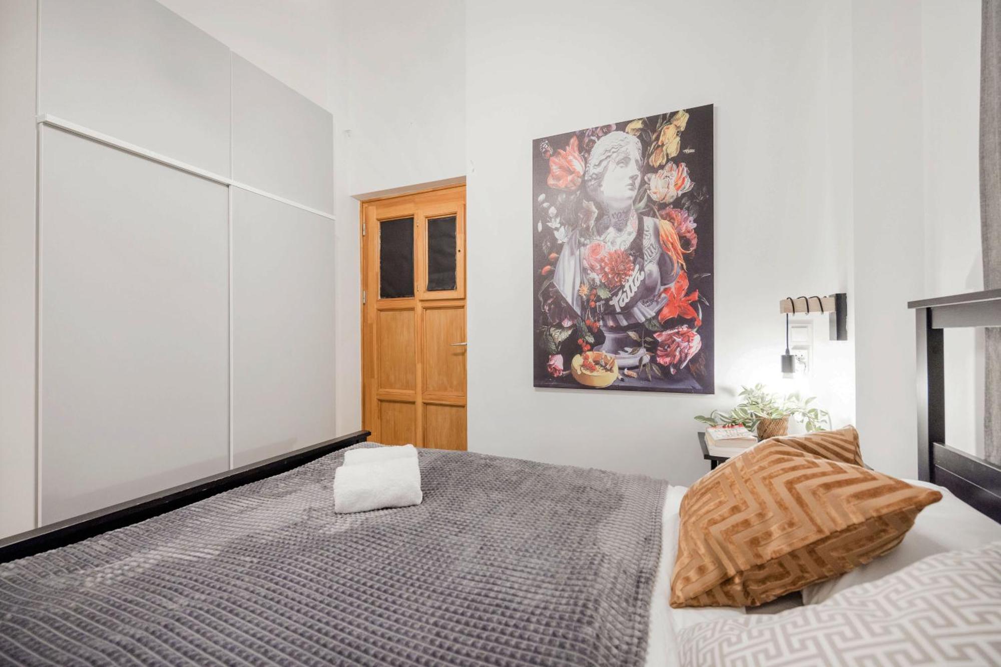 Wellness Wonderland: Garden, Sauna, Jacuzzi In Cbd Budapest Exterior foto