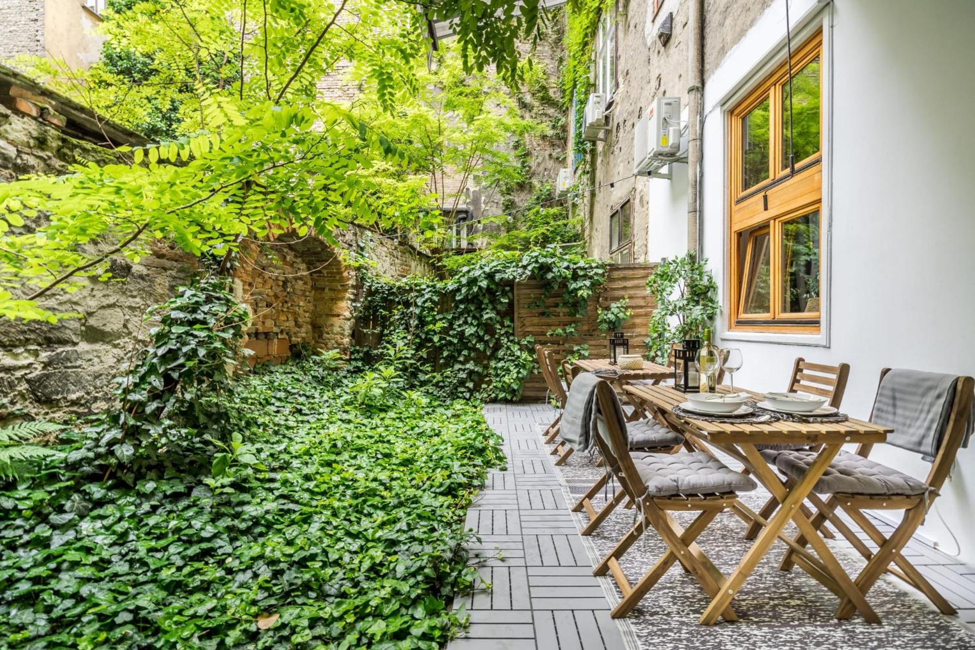 Wellness Wonderland: Garden, Sauna, Jacuzzi In Cbd Budapest Exterior foto