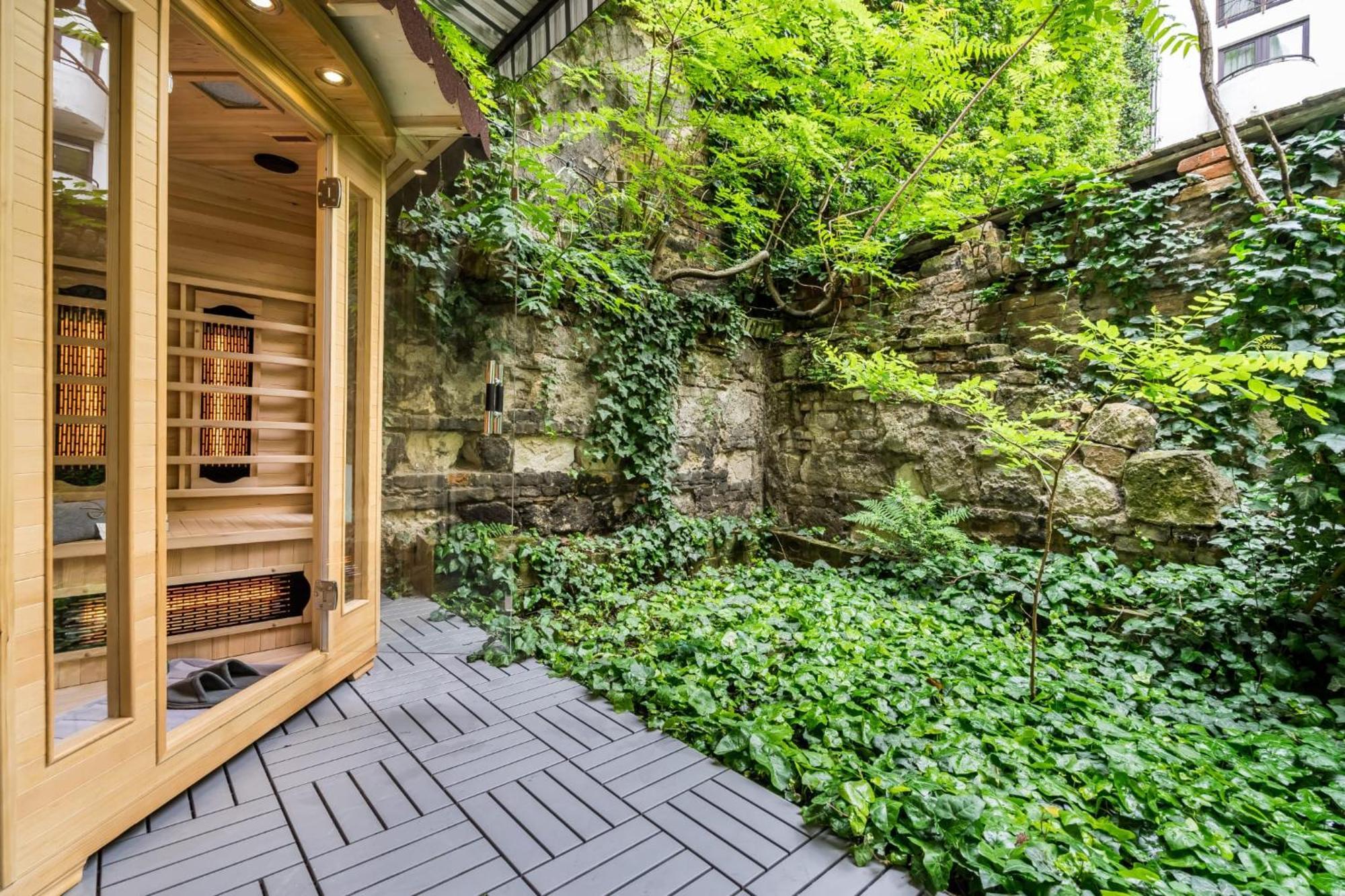 Wellness Wonderland: Garden, Sauna, Jacuzzi In Cbd Budapest Exterior foto