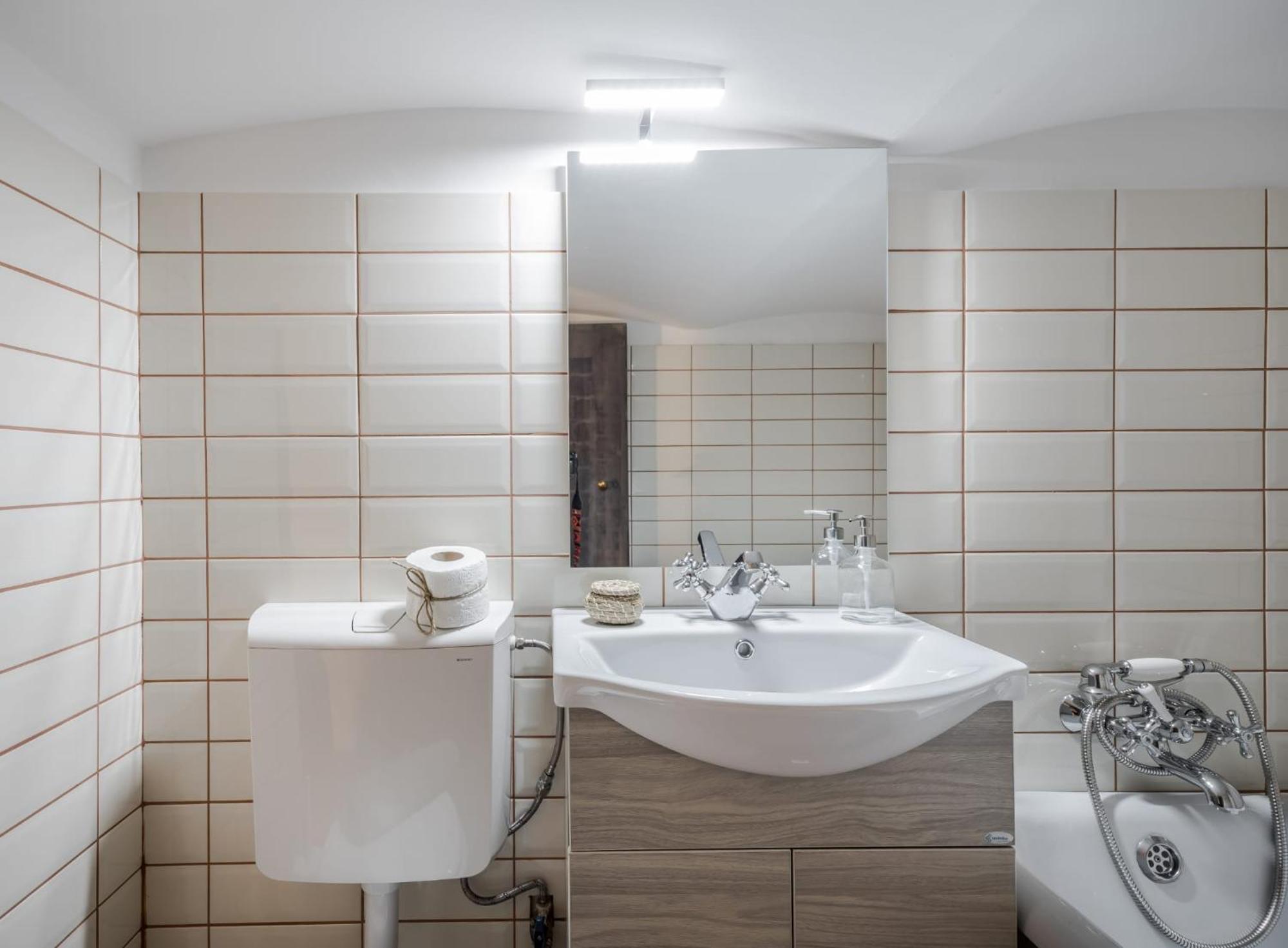 Wellness Wonderland: Garden, Sauna, Jacuzzi In Cbd Budapest Exterior foto